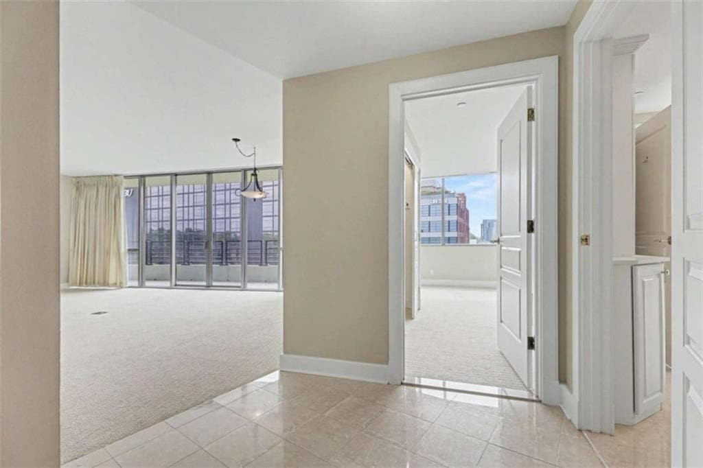 2 bedroom, 3 bathroom, 1,703 sq ft condominium under contract at 700 Park Regency Place 1203, Atlanta, GA 30326 — photo 7