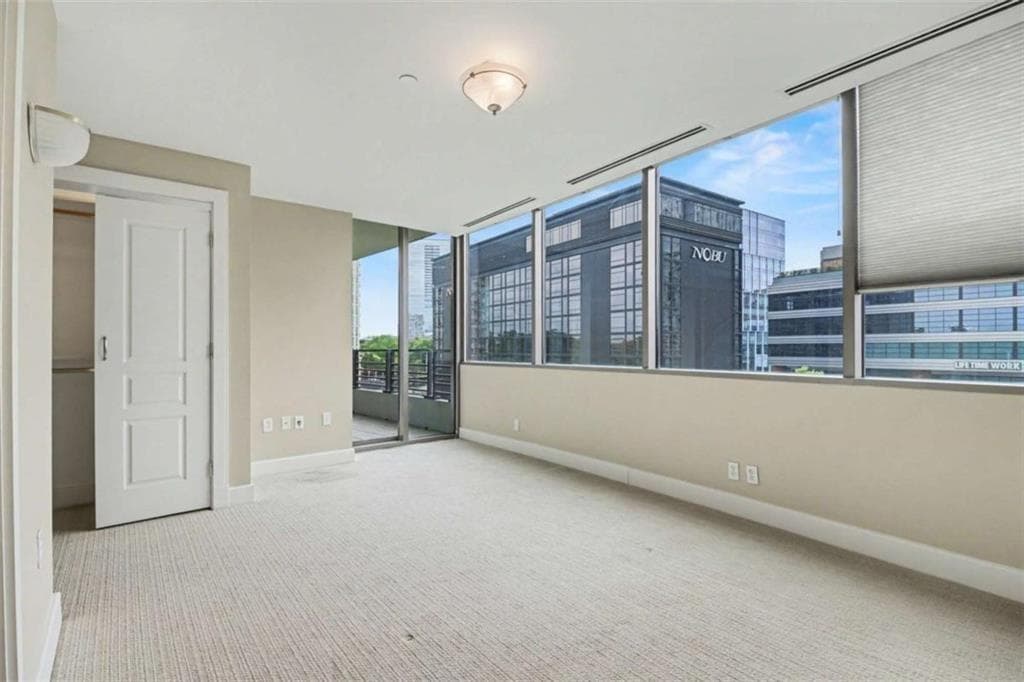 2 bedroom, 3 bathroom, 1,703 sq ft condominium under contract at 700 Park Regency Place 1203, Atlanta, GA 30326 — photo 9