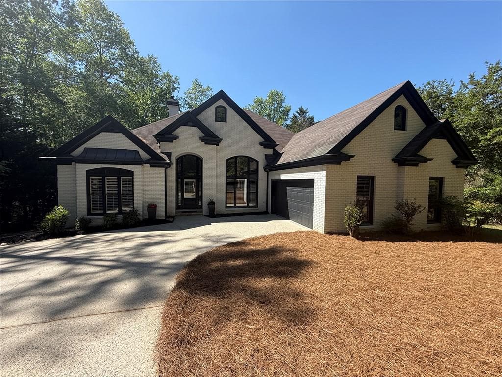 4 bedroom, 5 bathroom, 5,142 sq ft single family residence sold at 7725 Harbour Walk, Cumming, GA 30041