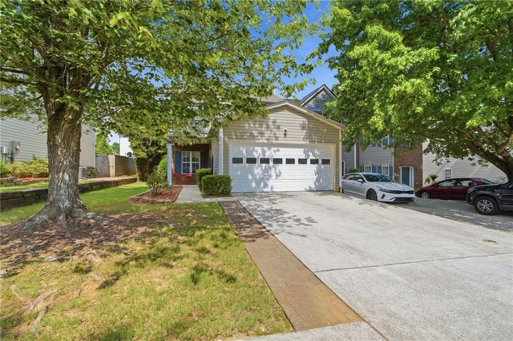 3 bedroom, 3 bathroom, 1,256 sq ft townhouse for sale at 5009 Timber Hills Drive, Oakwood, GA 30566 — photo 2