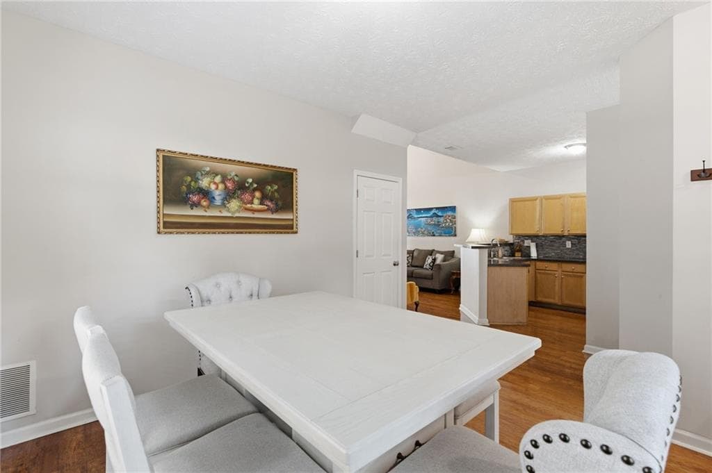 3 bedroom, 3 bathroom, 1,256 sq ft townhouse for sale at 5009 Timber Hills Drive, Oakwood, GA 30566 — photo 6