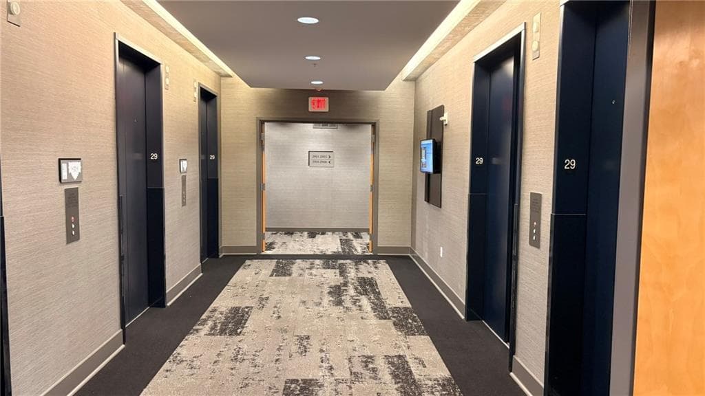 1 bedroom, 1 bathroom condominium for rent at 400 W Peachtree Street 2905, Atlanta, GA 30308 for $2,100 a month — photo 2