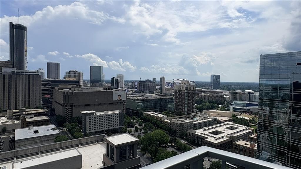 1 bedroom, 1 bathroom condominium for rent at 400 W Peachtree Street 2905, Atlanta, GA 30308 for $2,100 a month — photo 3