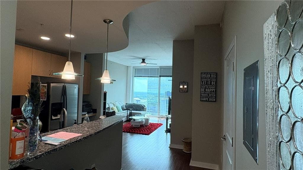1 bedroom, 1 bathroom condominium for rent at 400 W Peachtree Street 2905, Atlanta, GA 30308 for $2,100 a month — photo 5
