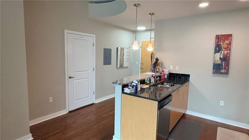 1 bedroom, 1 bathroom condominium for rent at 400 W Peachtree Street 2905, Atlanta, GA 30308 for $2,100 a month — photo 6