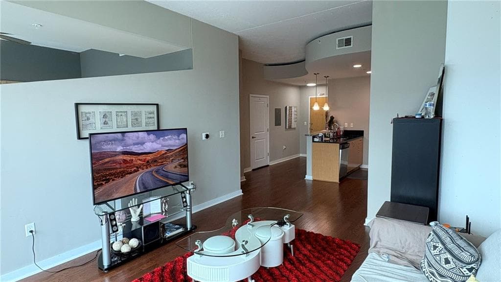 1 bedroom, 1 bathroom condominium for rent at 400 W Peachtree Street 2905, Atlanta, GA 30308 for $2,100 a month — photo 10