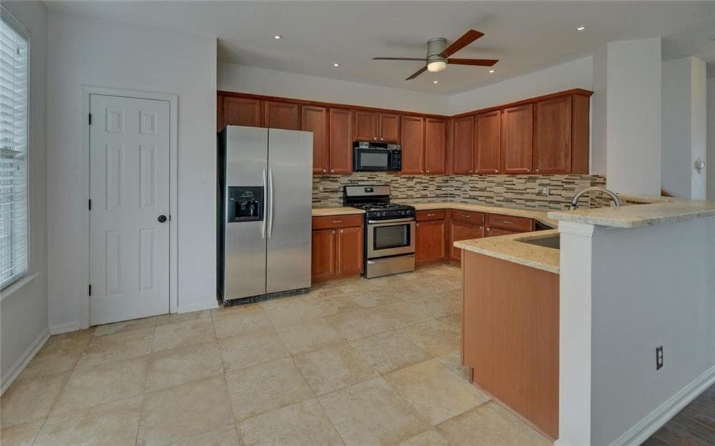 4 bedroom, 4 bathroom, 2,679 sq ft townhouse for sale at 3513 Chattahoochee Summit Lane 25, Atlanta, GA 30339 — photo 5