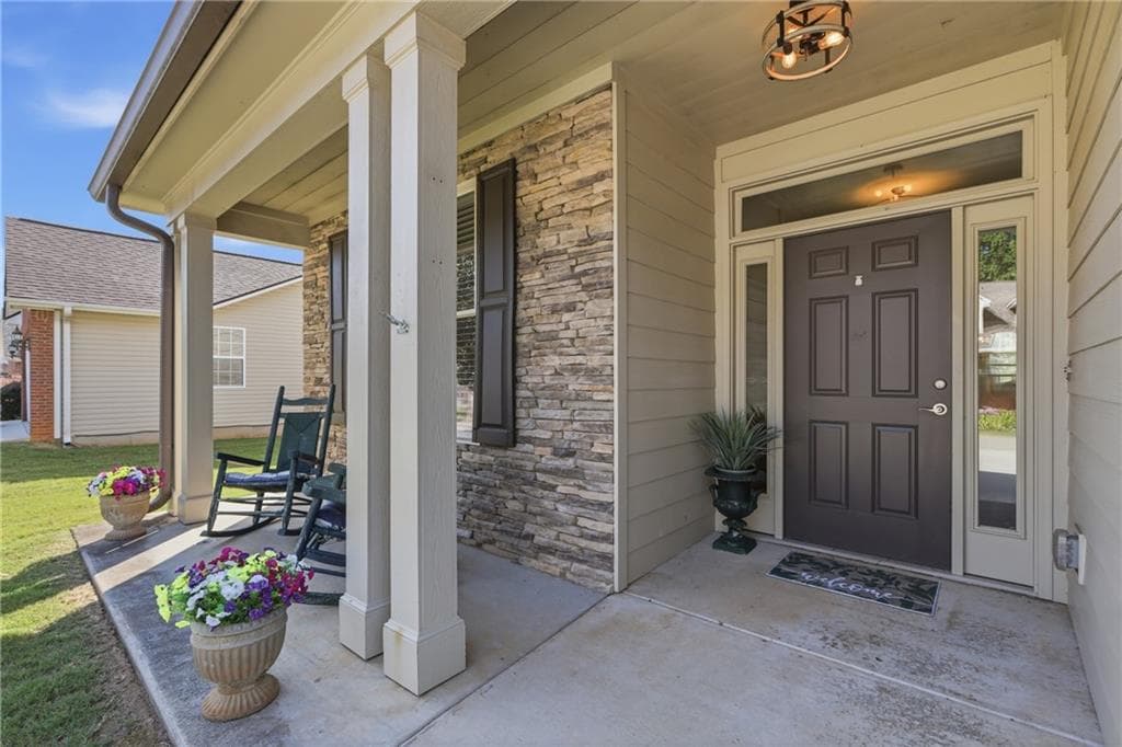 4 bedroom, 3 bathroom, 2,814 sq ft single family residence for sale at 241 Legacy Drive, Demorest, GA 30535 — photo 2