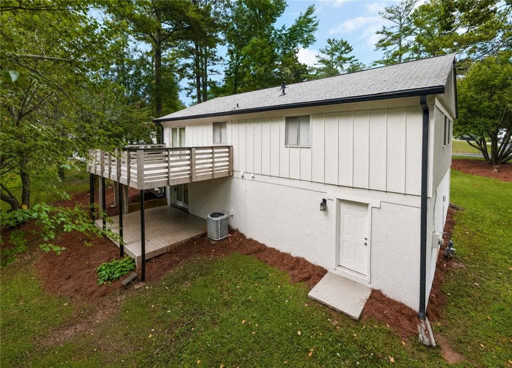 6 bedroom, 3 bathroom, 1,937 sq ft single family residence for sale at 2153 Greenhill Drive, Marietta, GA 30008 — photo 2