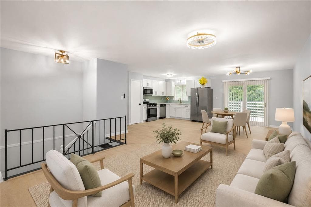 6 bedroom, 3 bathroom, 1,937 sq ft single family residence for sale at 2153 Greenhill Drive, Marietta, GA 30008 — photo 7