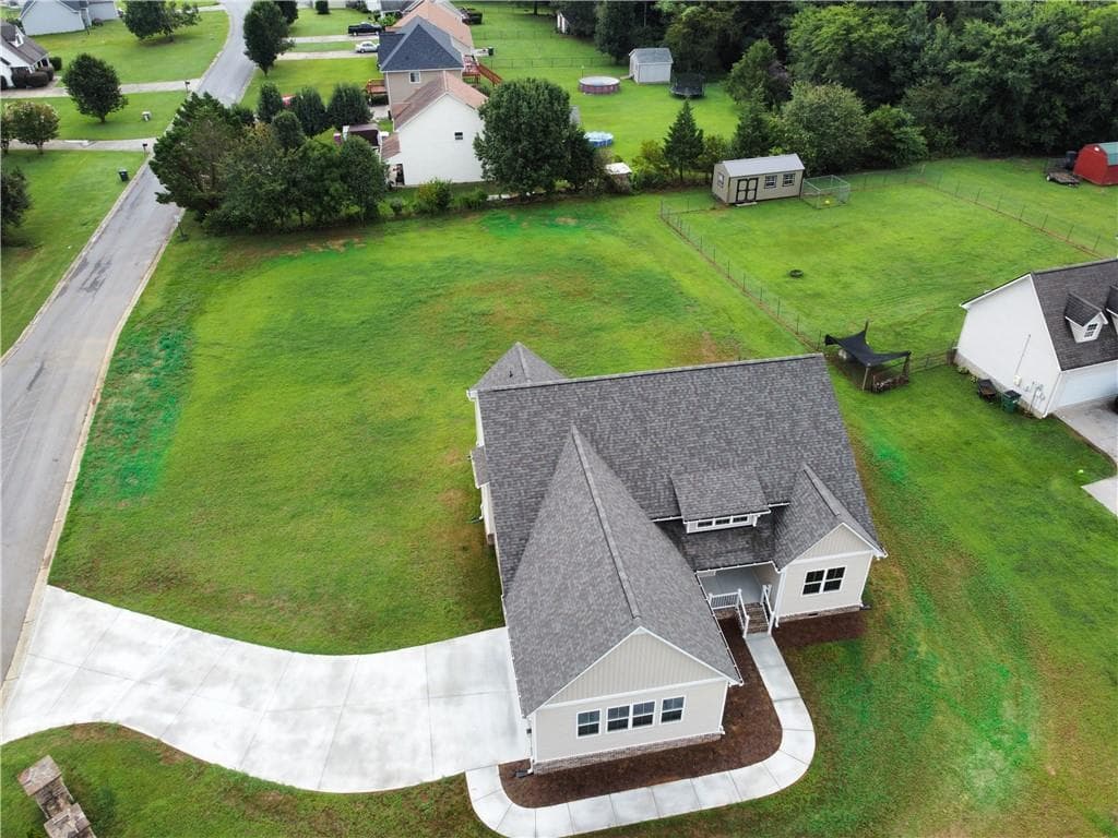 3 bedroom, 2 bathroom, 1,797 sq ft single family residence under contract at 113 Mill Stone Lane, Calhoun, GA 30701 — photo 2
