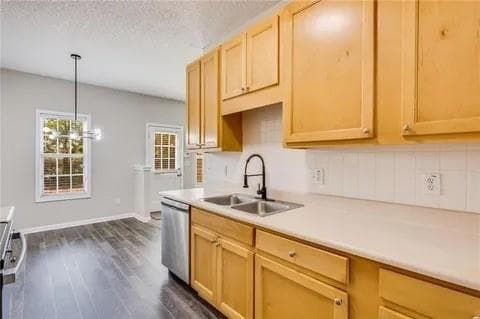 3 bedroom, 3 bathroom, 1,556 sq ft townhouse for sale at 762 Commerce, Riverdale, GA 30296 — photo 9