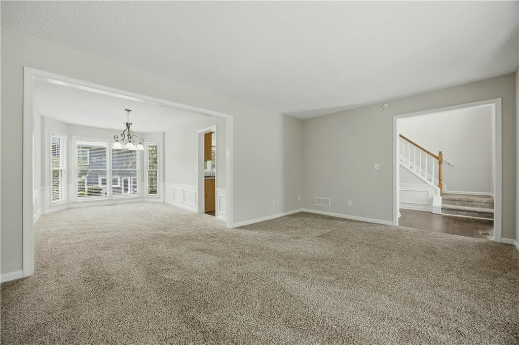 4 bedroom, 3 bathroom, 1,996 sq ft single family residence for sale at 515 Lathkil Court, Alpharetta, GA 30022 — photo 2
