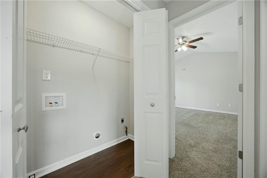 4 bedroom, 3 bathroom, 1,996 sq ft single family residence for sale at 515 Lathkil Court, Alpharetta, GA 30022 — photo 6