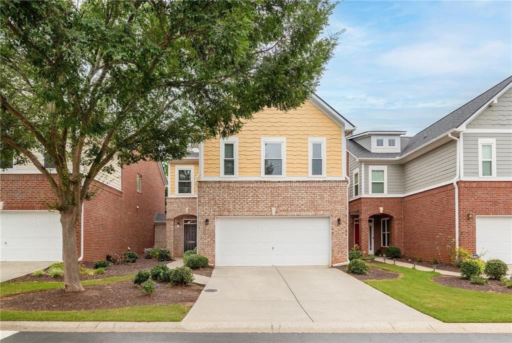 4 bedroom, 3 bathroom, 2,390 sq ft townhouse for sale at 13886 Portside Cove, Alpharetta, GA 30004 — photo 1 of 26