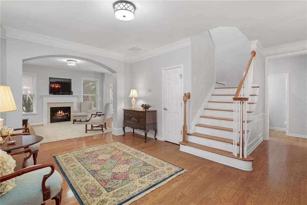 4 bedroom, 3 bathroom, 2,390 sq ft townhouse for sale at 13886 Portside Cove, Alpharetta, GA 30004 — photo 2