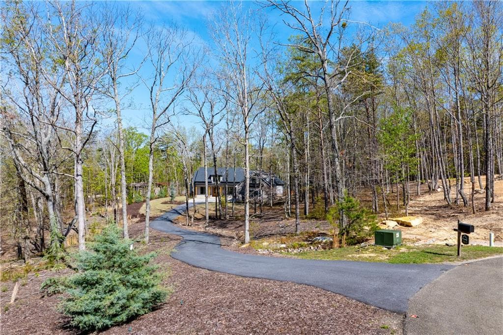 5 bedroom, 4 bathroom, 3,850 sq ft single family residence under contract at 464 Stonehaven Court, Jasper, GA 30143 — photo 2