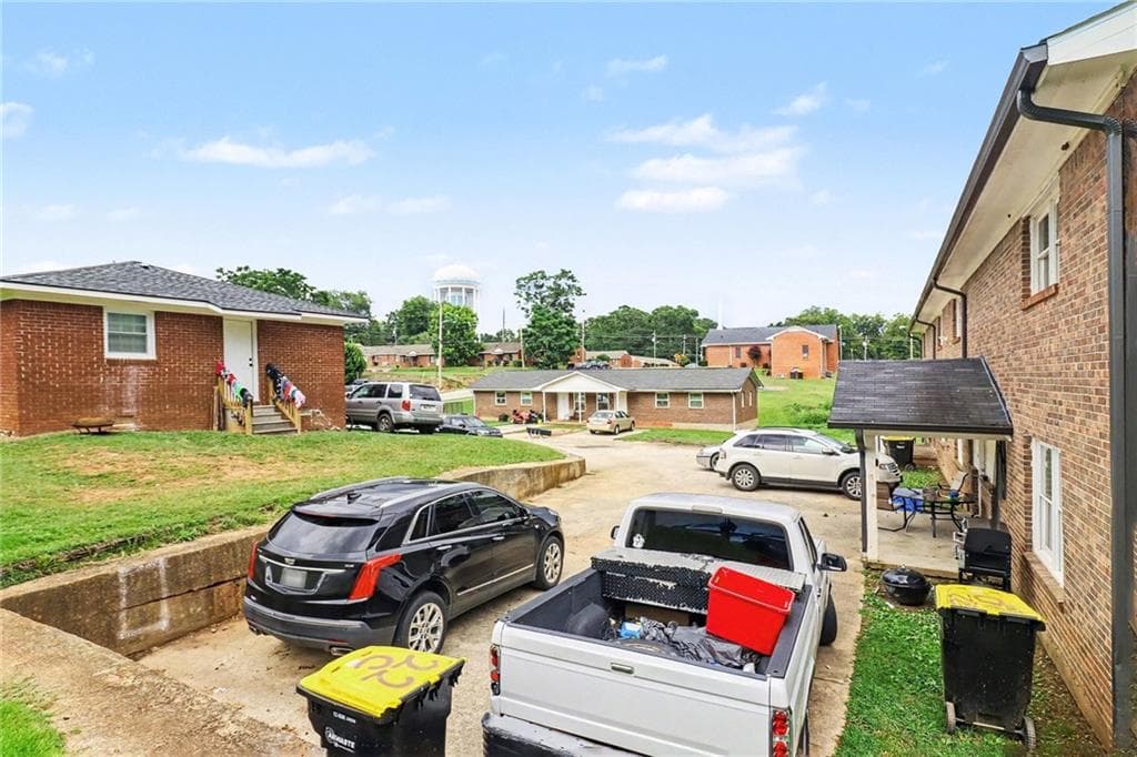 quadruplex for sale at 22 Pratt Street, Newnan, GA 30263 — photo 6