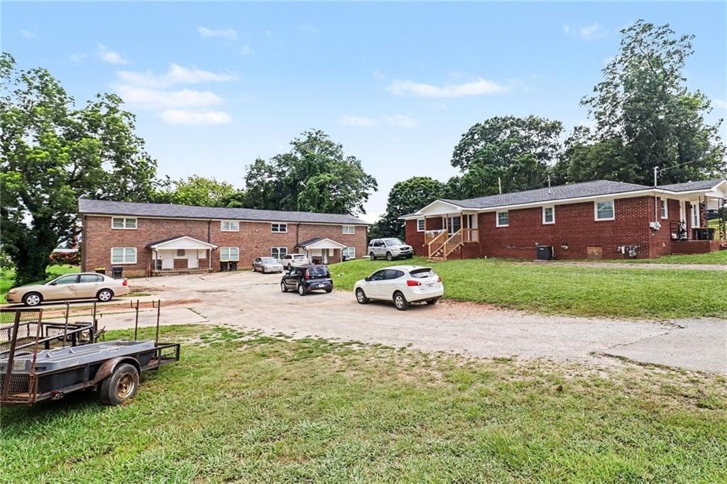 quadruplex for sale at 22 Pratt Street, Newnan, GA 30263 — photo 7
