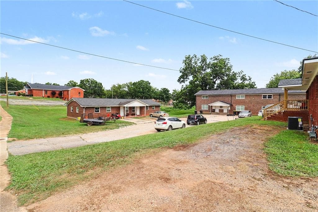 quadruplex for sale at 22 Pratt Street, Newnan, GA 30263 — photo 8