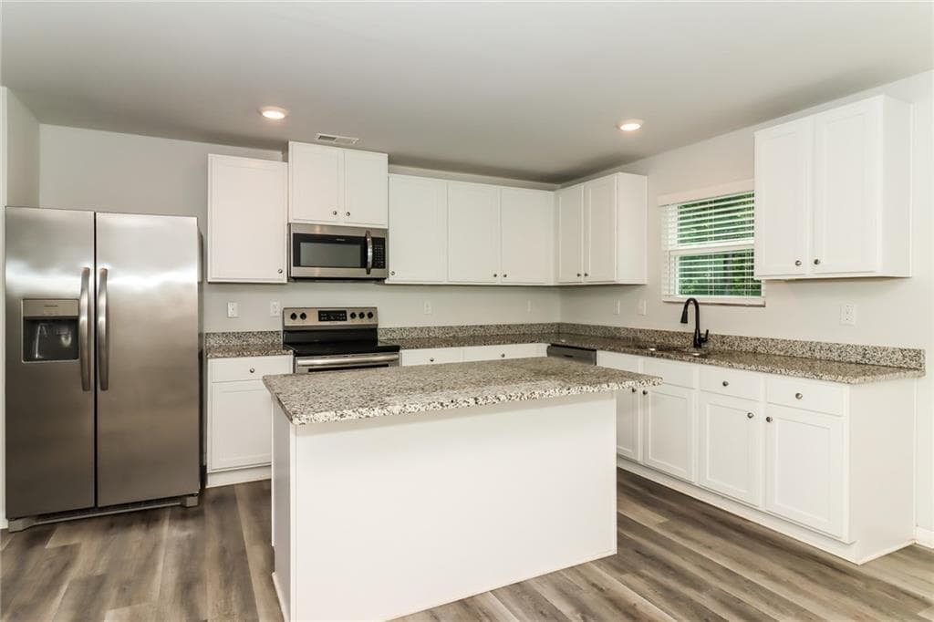 4 bedroom, 3 bathroom, 1,902 sq ft single family residence for sale at 309 Muskogee Drive, Dallas, GA 30132 — photo 8