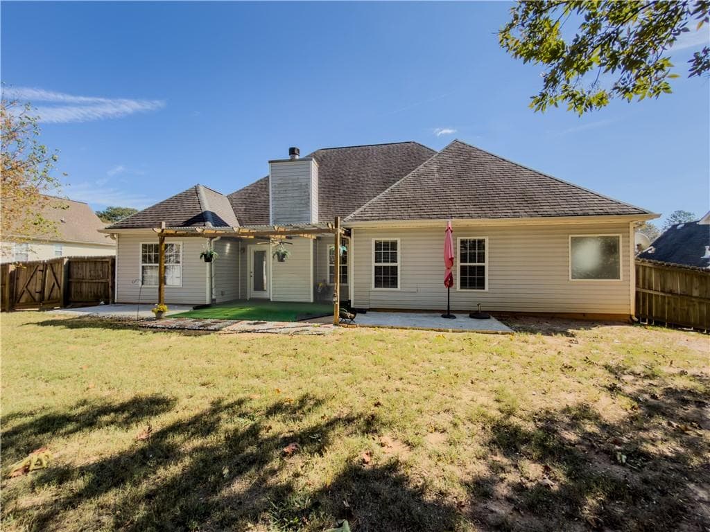 3 bedroom, 2 bathroom, 1,893 sq ft single family residence for rent at 593 Red Tip Lane, Loganville, GA 30052 for $2,500 a month — photo 2