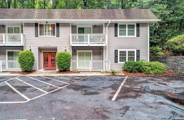 1 bedroom, 1 bathroom, 801 sq ft condominium for sale at 3142 Reeves Street, Smyrna, GA 30080