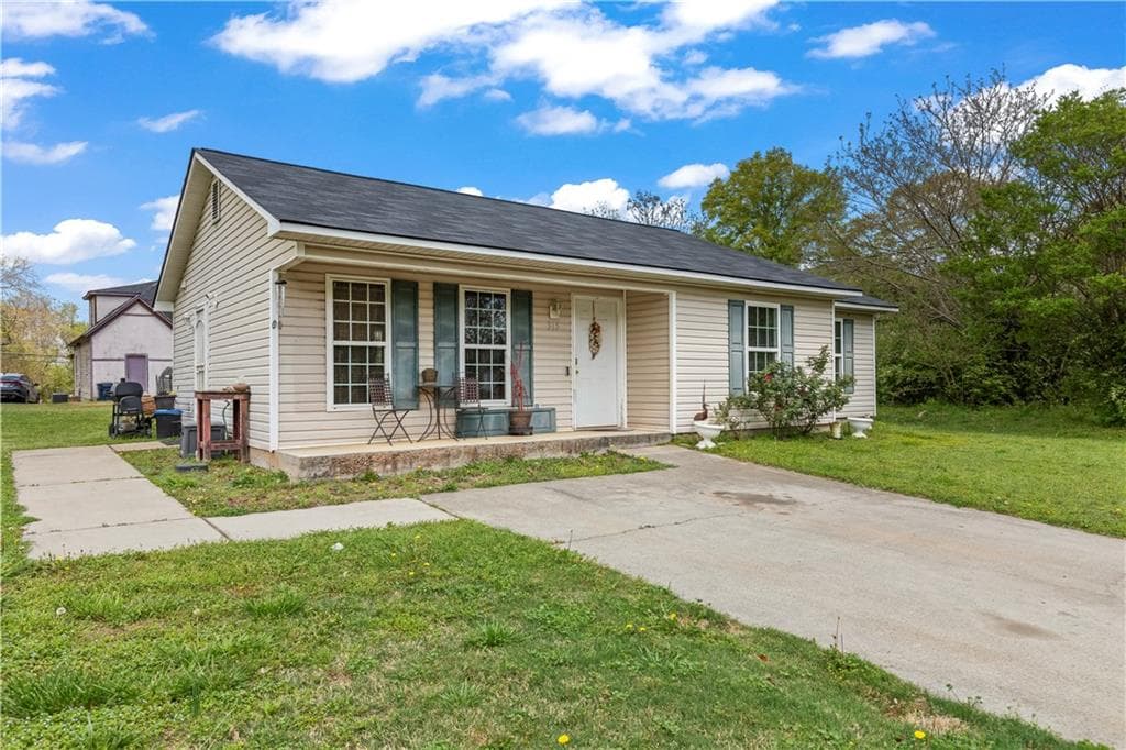 other under contract at 315 E Central Avenue, Griffin, GA 30223 — photo 2