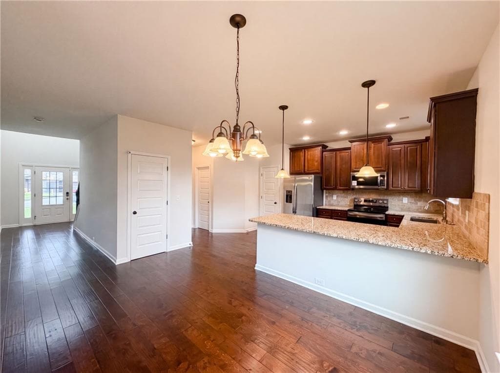 4 bedroom, 3 bathroom, 2,596 sq ft single family residence under contract at 85 Pulaski Place, Jonesboro, GA 30238 — photo 10