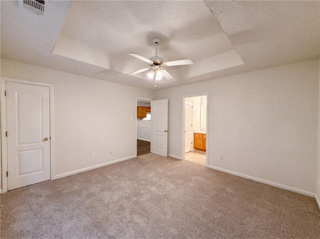 3 bedroom, 2 bathroom, 1,211 sq ft single family residence under contract at 10543 Crabtree Drive, Jonesboro, GA 30238 — photo 4