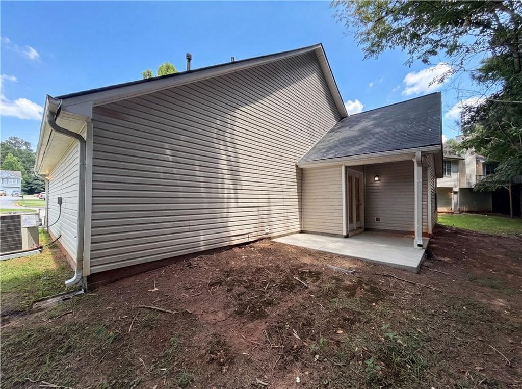 3 bedroom, 2 bathroom, 1,211 sq ft single family residence under contract at 10543 Crabtree Drive, Jonesboro, GA 30238 — photo 5