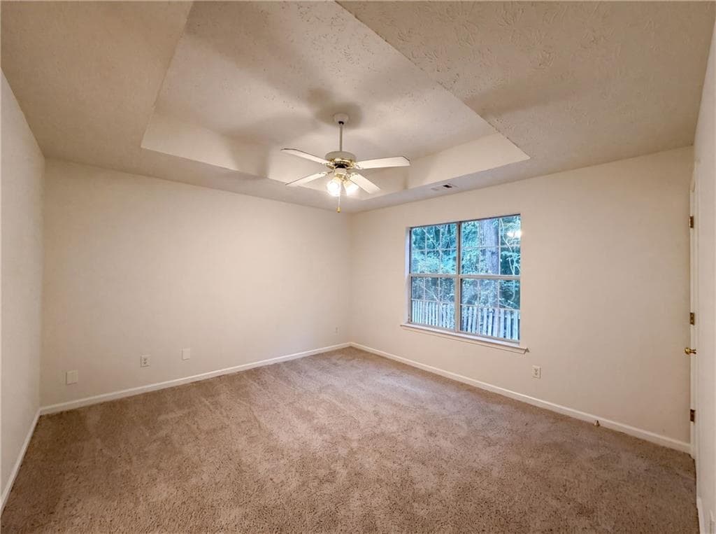 3 bedroom, 2 bathroom, 1,211 sq ft single family residence under contract at 10543 Crabtree Drive, Jonesboro, GA 30238 — photo 7