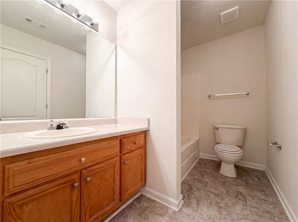 3 bedroom, 2 bathroom, 1,211 sq ft single family residence under contract at 10543 Crabtree Drive, Jonesboro, GA 30238 — photo 10