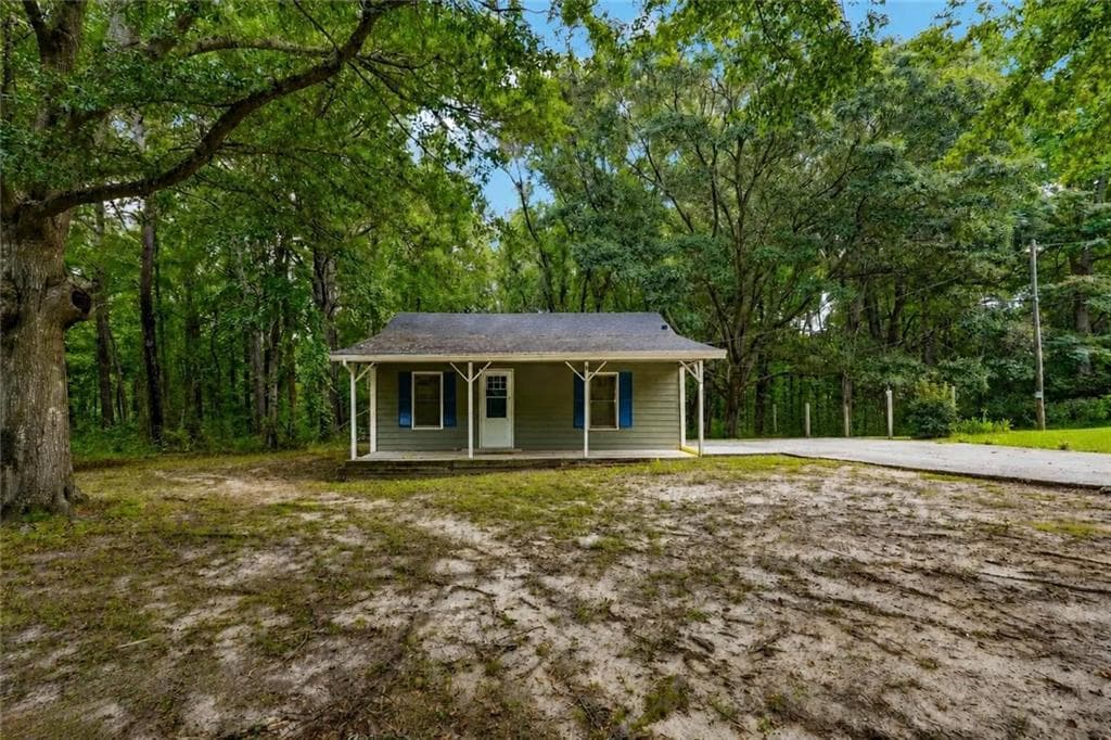 3 bedroom, 2 bathroom, 1,426 sq ft single family residence for sale at 678 N Burnt Hickory Road, Douglasville, GA 30134 — photo 2