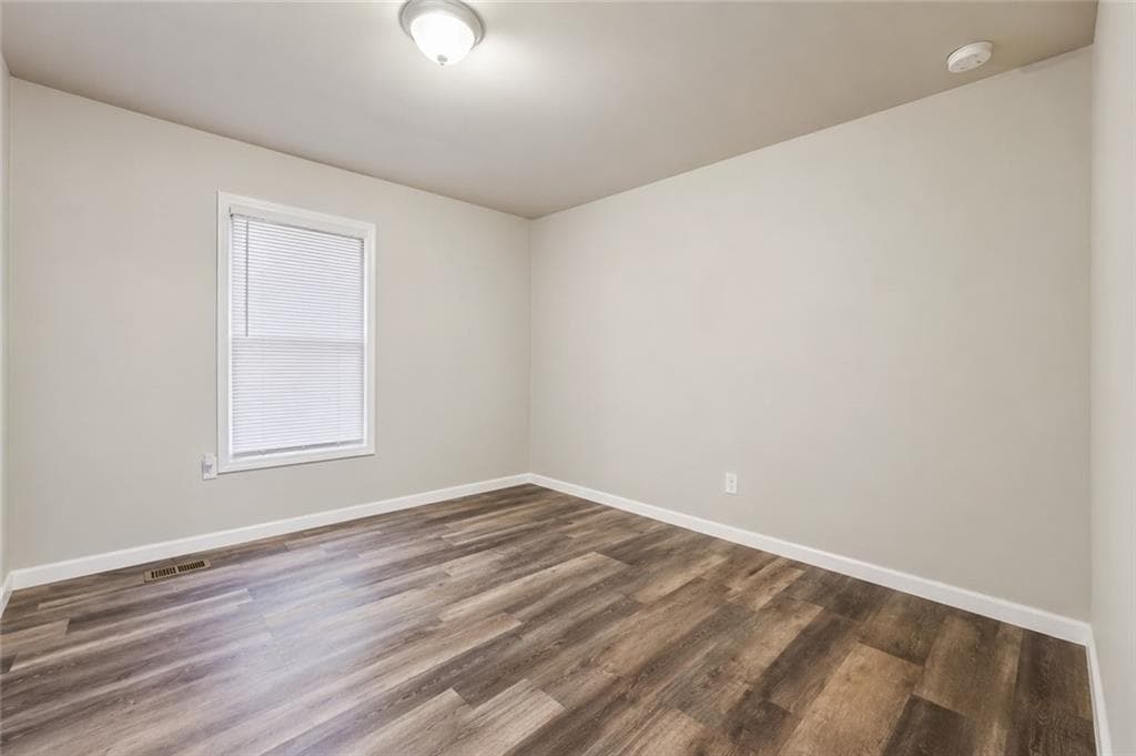 3 bedroom, 2 bathroom, 1,426 sq ft single family residence for sale at 678 N Burnt Hickory Road, Douglasville, GA 30134 — photo 3