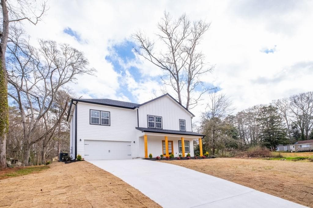 4 bedroom, 3 bathroom, 2,505 sq ft single family residence under contract at 165 Strickland Street, Fairburn, GA 30213 — photo 2