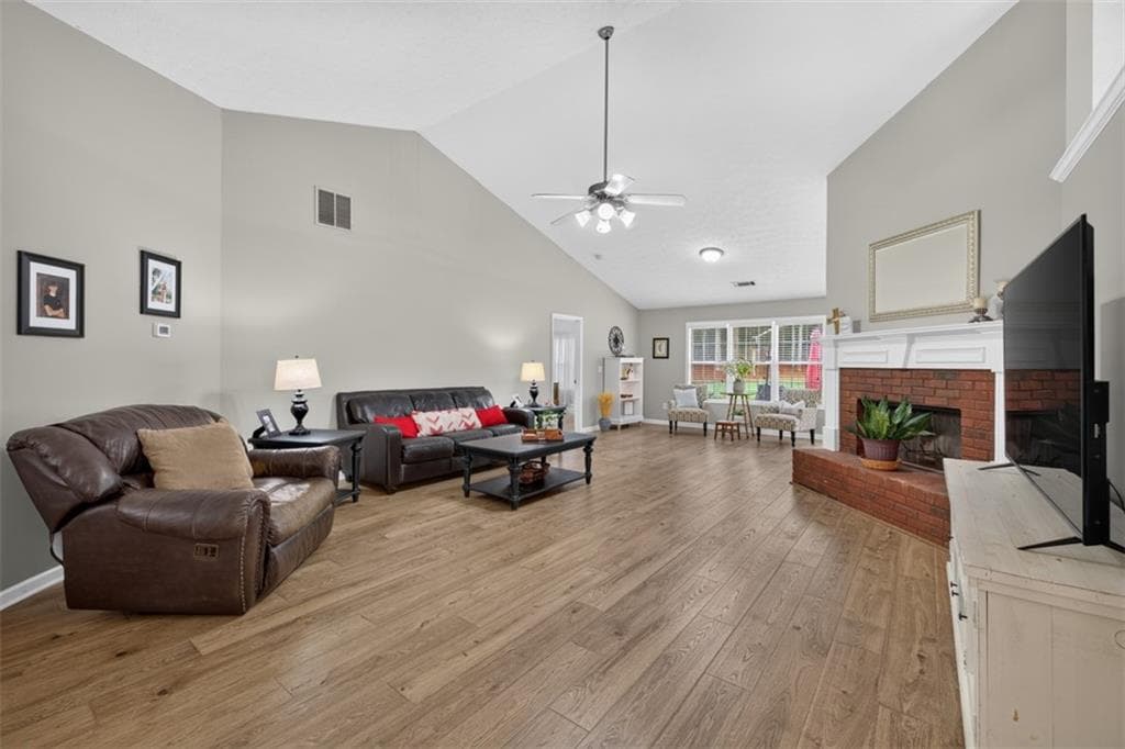 3 bedroom, 2 bathroom, 2,622 sq ft single family residence for sale at 334 Annslee Circle, Loganville, GA 30052 — photo 4