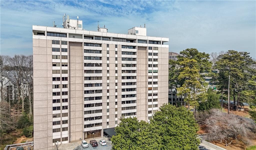 2 bedroom, 2 bathroom, 1,527 sq ft condominium for sale at 3530 Piedmont Road 12F, Atlanta, GA 30305 — photo 1 of 24