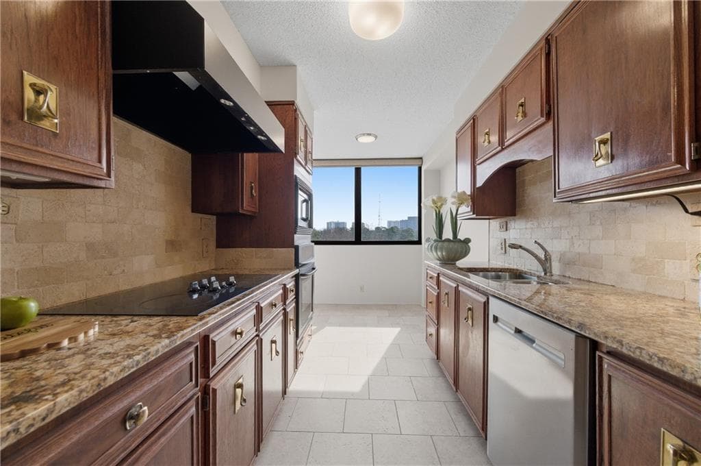 2 bedroom, 2 bathroom, 1,527 sq ft condominium for sale at 3530 Piedmont Road 12F, Atlanta, GA 30305 — photo 8