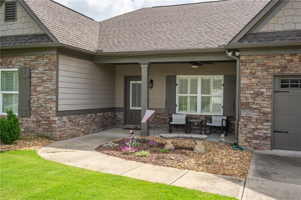 3 bedroom, 2 bathroom single family residence under contract at 21 Gilreath Trail, Cartersville, GA 30121 — photo 3