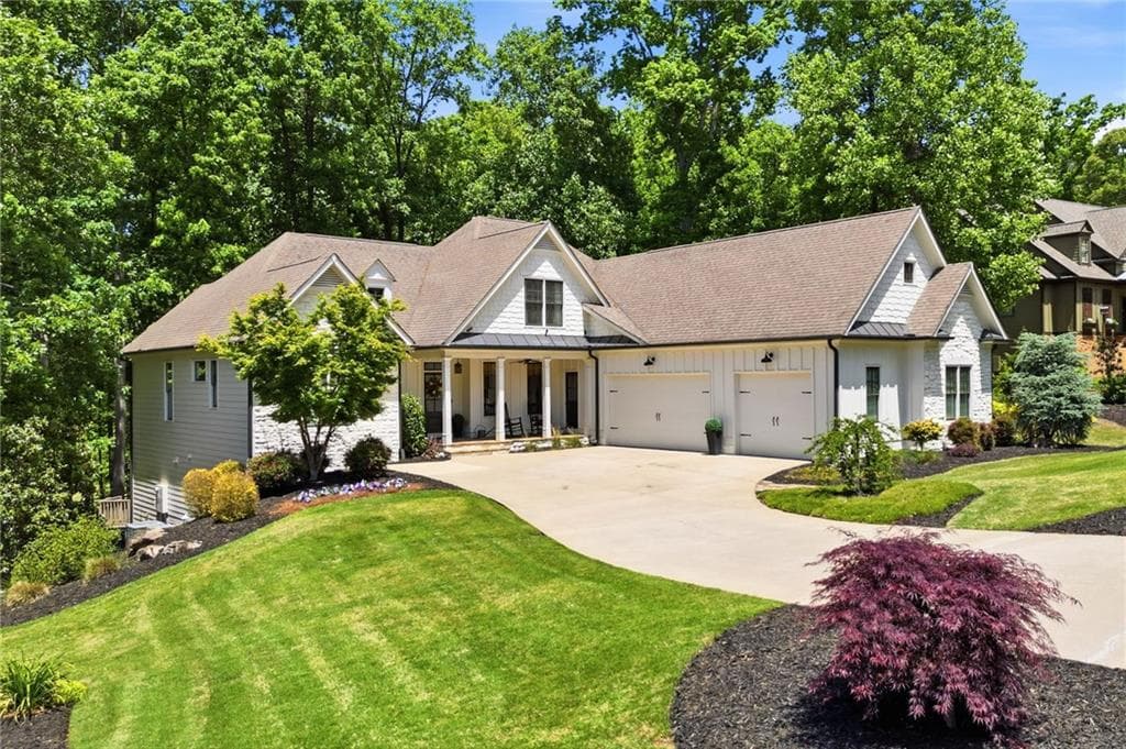 5 bedroom, 6 bathroom, 4,384 sq ft single family residence for sale at 214 Heritage Town Parkway, Canton, GA 30115 — photo 5