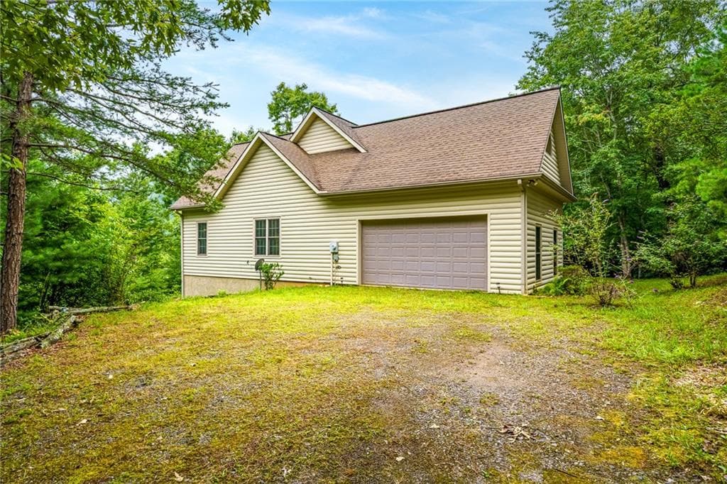 3 bedroom, 2 bathroom, 1,821 sq ft single family residence for sale at 51 Hightower Trail, Hiawassee, GA 30546 — photo 2