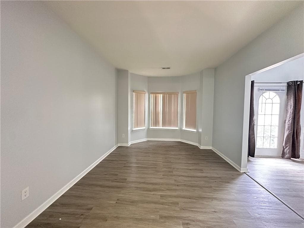 5 bedroom, 3 bathroom, 2,696 sq ft single family residence for rent at 1335 Rocky Shoals Lane, Suwanee, GA 30024 for $2,700 a month — photo 7
