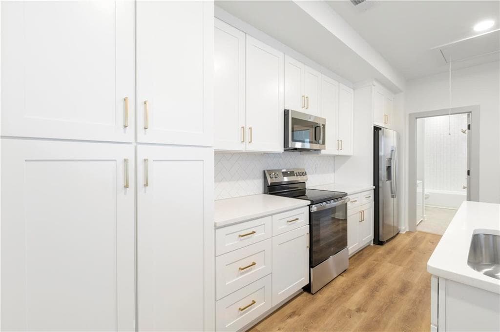 1 bedroom, 1 bathroom, 530 sq ft single family residence for rent at 122 Hilltop Drive A, Atlanta, GA 30315 for $1,800 a month — photo 5