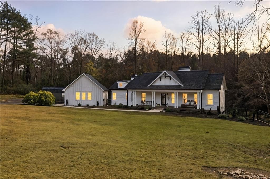 4 bedroom, 3 bathroom, 3,124 sq ft single family residence for sale at 735 Sardis Circle, Canton, GA 30114 — photo 3