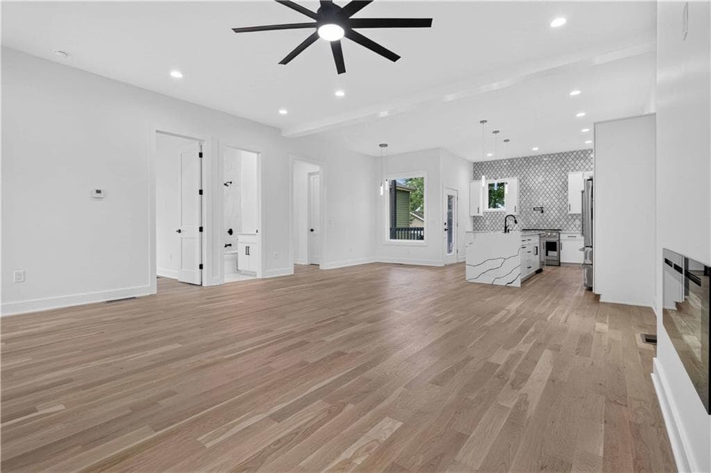 4 bedroom, 3 bathroom, 2,500 sq ft single family residence for sale at 1643 Walker Avenue, Atlanta, GA 30337 — photo 7