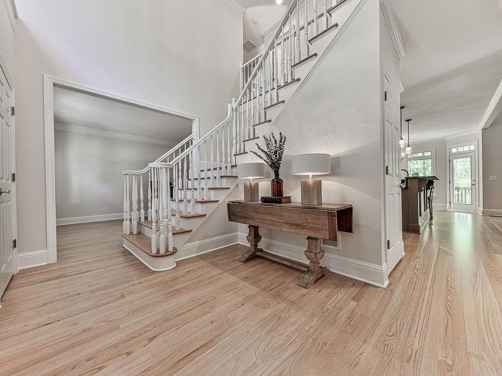 5 bedroom, 5 bathroom, 6,377 sq ft single family residence under contract at 5037 Towne Lake Hills North, Woodstock, GA 30189 — photo 3