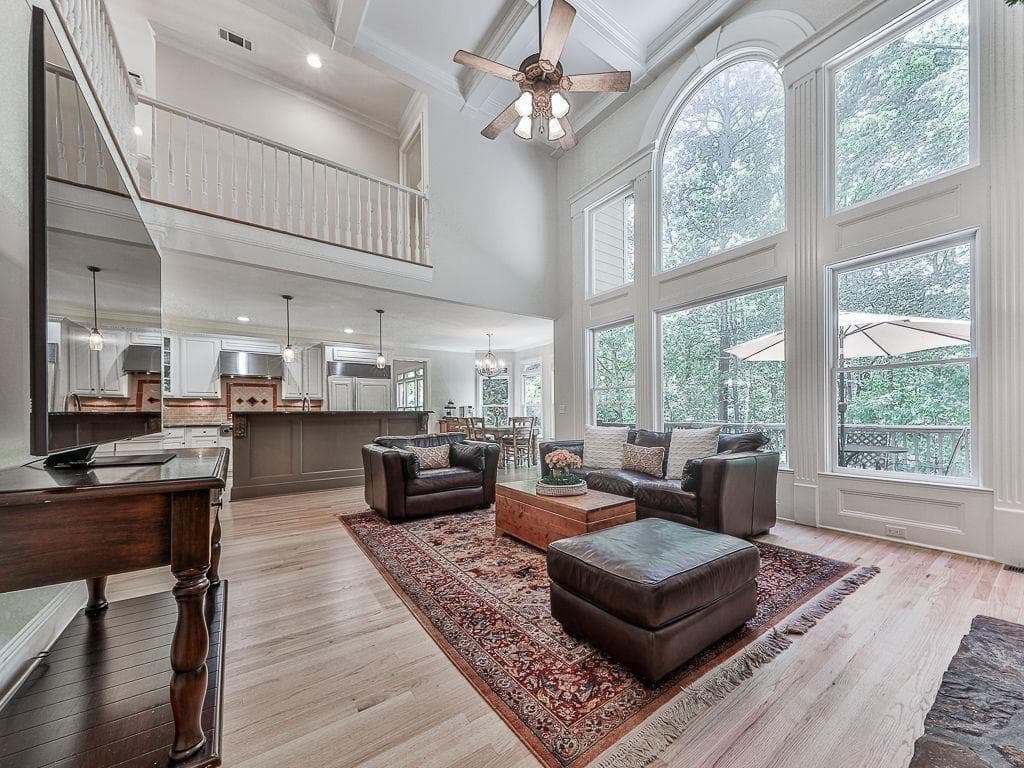 5 bedroom, 5 bathroom, 6,377 sq ft single family residence under contract at 5037 Towne Lake Hills North, Woodstock, GA 30189 — photo 5