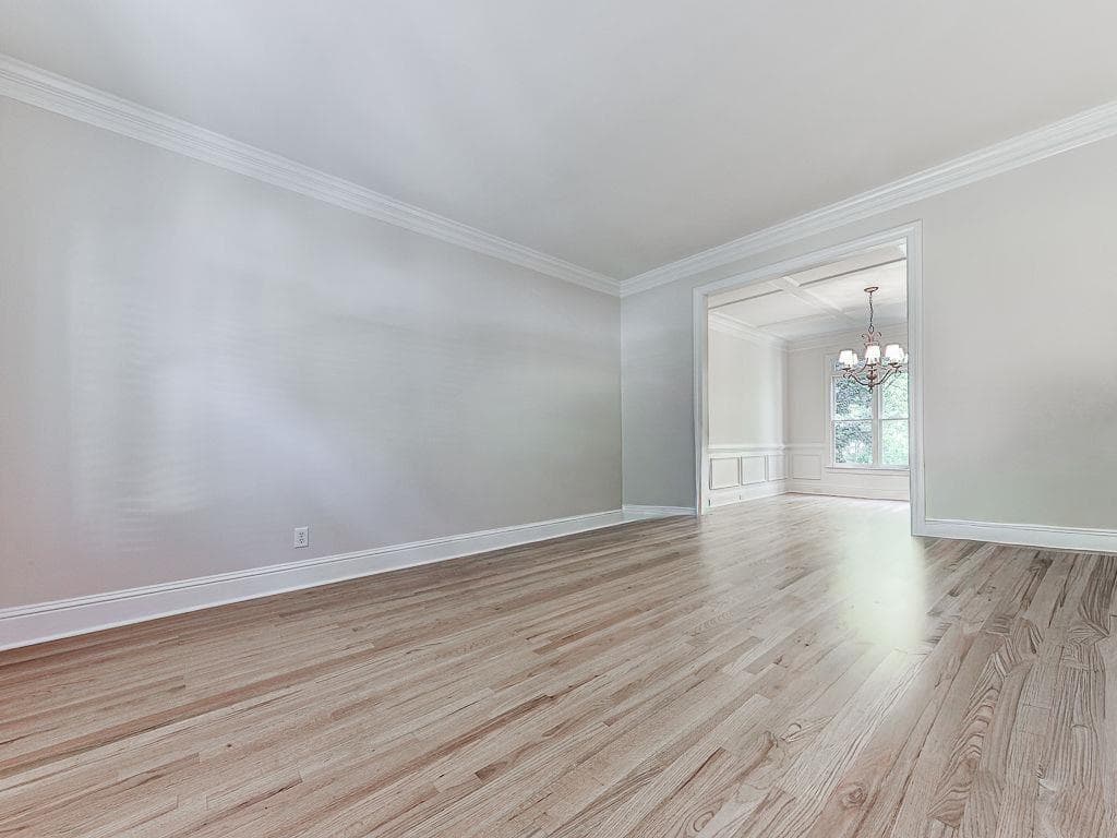 5 bedroom, 5 bathroom, 6,377 sq ft single family residence under contract at 5037 Towne Lake Hills North, Woodstock, GA 30189 — photo 8