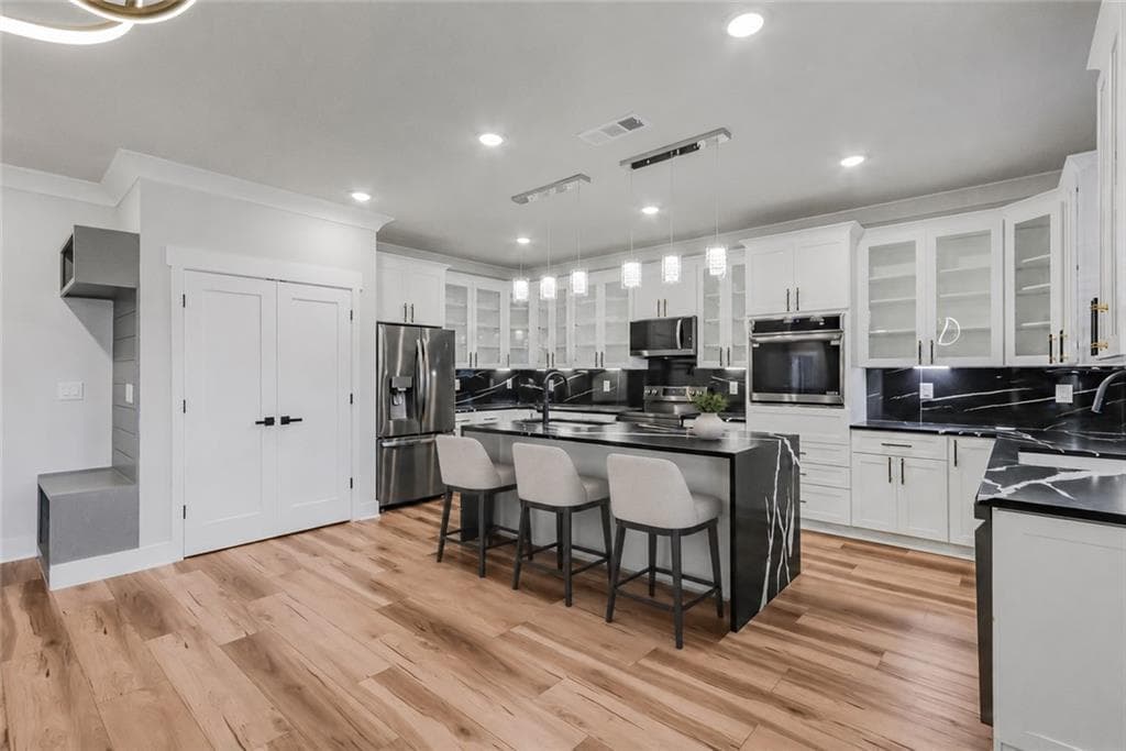5 bedroom, 5 bathroom, 4,070 sq ft single family residence for sale at 392 Price Place, Norcross, GA 30071 — photo 3